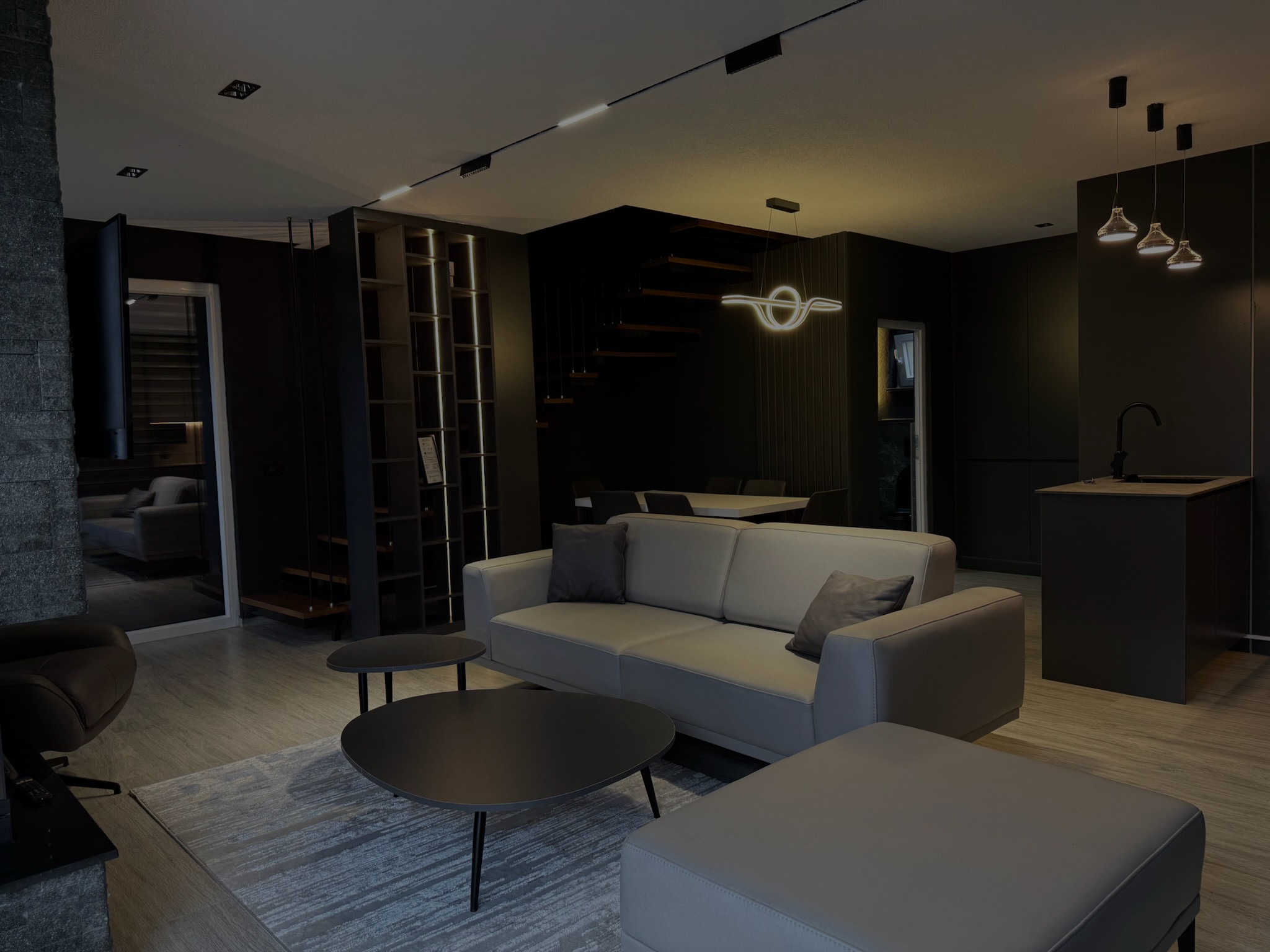 The Horizon Escape — interior